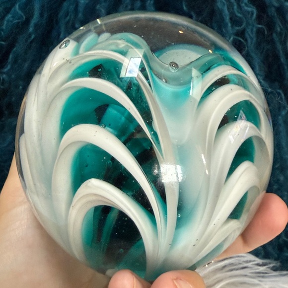 Handmade Dynasty Gallery 3lb Glass Orb Decor Teal / Turquoise & White w/ Bubbles - Picture 9 of 13